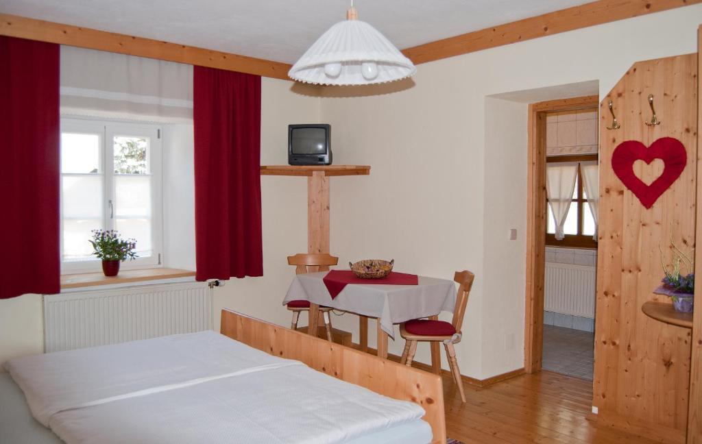 Gasthaus Gossler Hotel Muhlen  Room photo